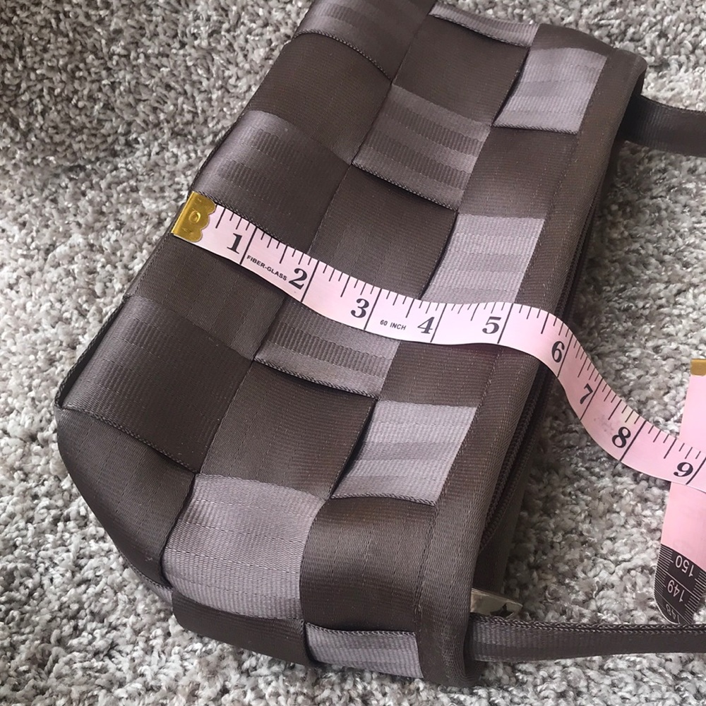 Harvey’s Tan The Original Seatbelt Bag - Picture 6 of 16